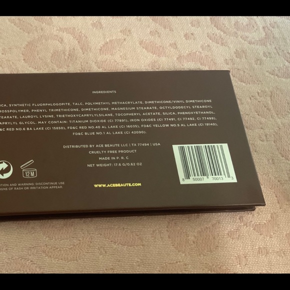 Bronzed in paradise palette 🎨 - Picture 4 of 4